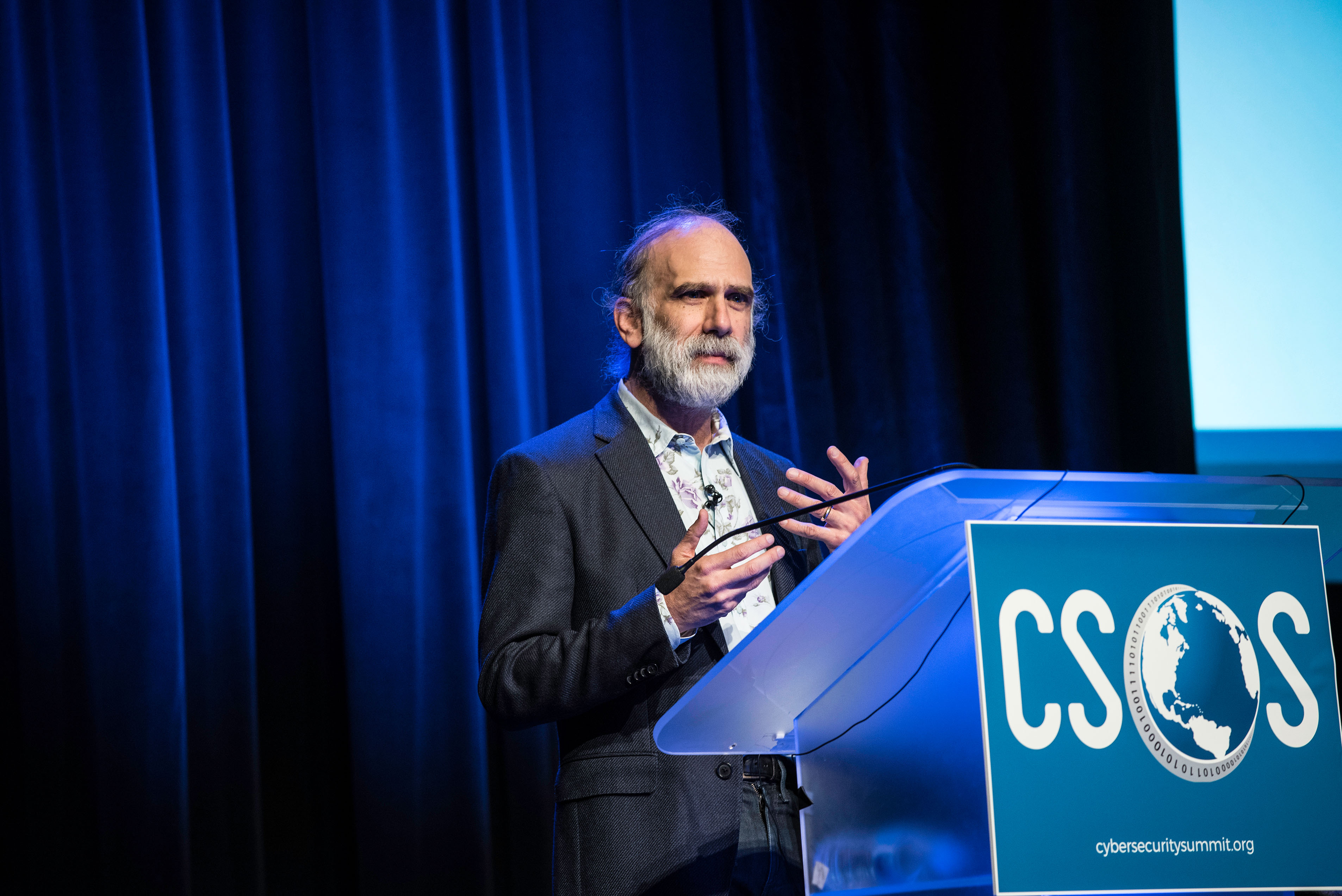 Read more about the article Bruce Schneier: Government Needs to be Part of the Cybersecurity Solution